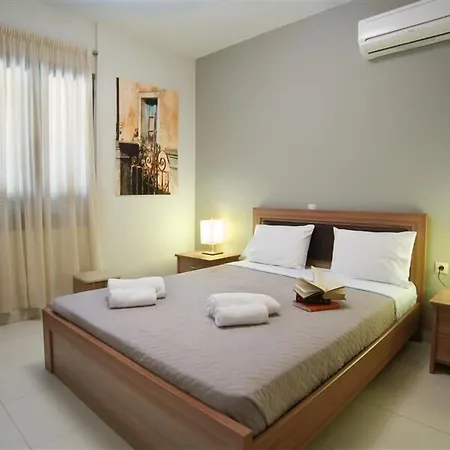 G.living 365 Daire Agia Efimia