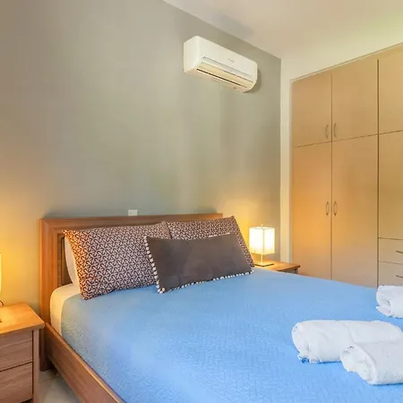G.living 365 Daire Agia Efimia